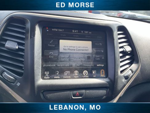 Used 2017 Jeep Cherokee Latitude w/ Cold Weather Group AWD/4WD image 13