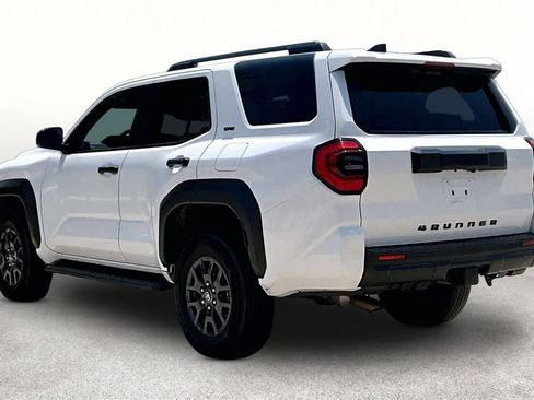Used 2025 Toyota 4Runner SR5 AWD/4WD image 14