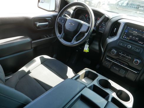 Used 2021 Chevrolet Silverado 1500 Custom Trail Boss w/ LPO, Dark Essentials Package AWD/4WD image 9
