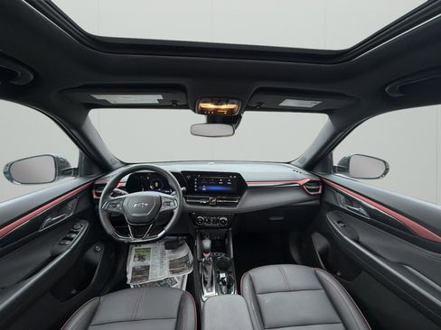 Certified 2025 Chevrolet TrailBlazer RS w/ Convenience Package image 2