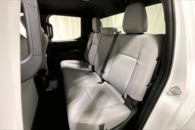 Certified 2025 Toyota Tacoma SR5 AWD/4WD image 27