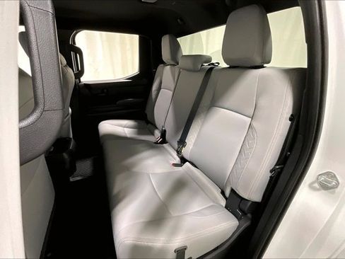 Certified 2025 Toyota Tacoma SR5 AWD/4WD image 27