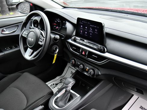 Used 2024 Kia Forte LXS image 35