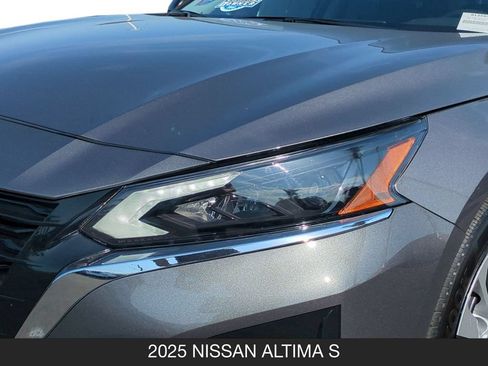 Certified 2025 Nissan Altima 2.5 S FWD image 10