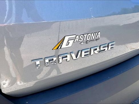 Used 2023 Chevrolet Traverse LS FWD image 23
