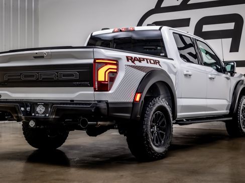 Used 2025 Ford F150 Raptor AWD/4WD image 35