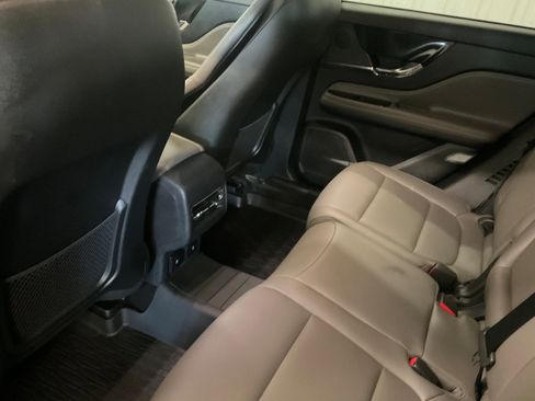 Used 2025 Lincoln Corsair AWD w/ Equipment Group 101A image 20