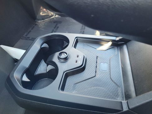 Certified 2025 BMW iX xDrive50 w/ Premium Package image 28