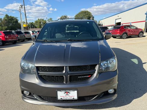 Used 2017 Dodge Grand Caravan GT image 4