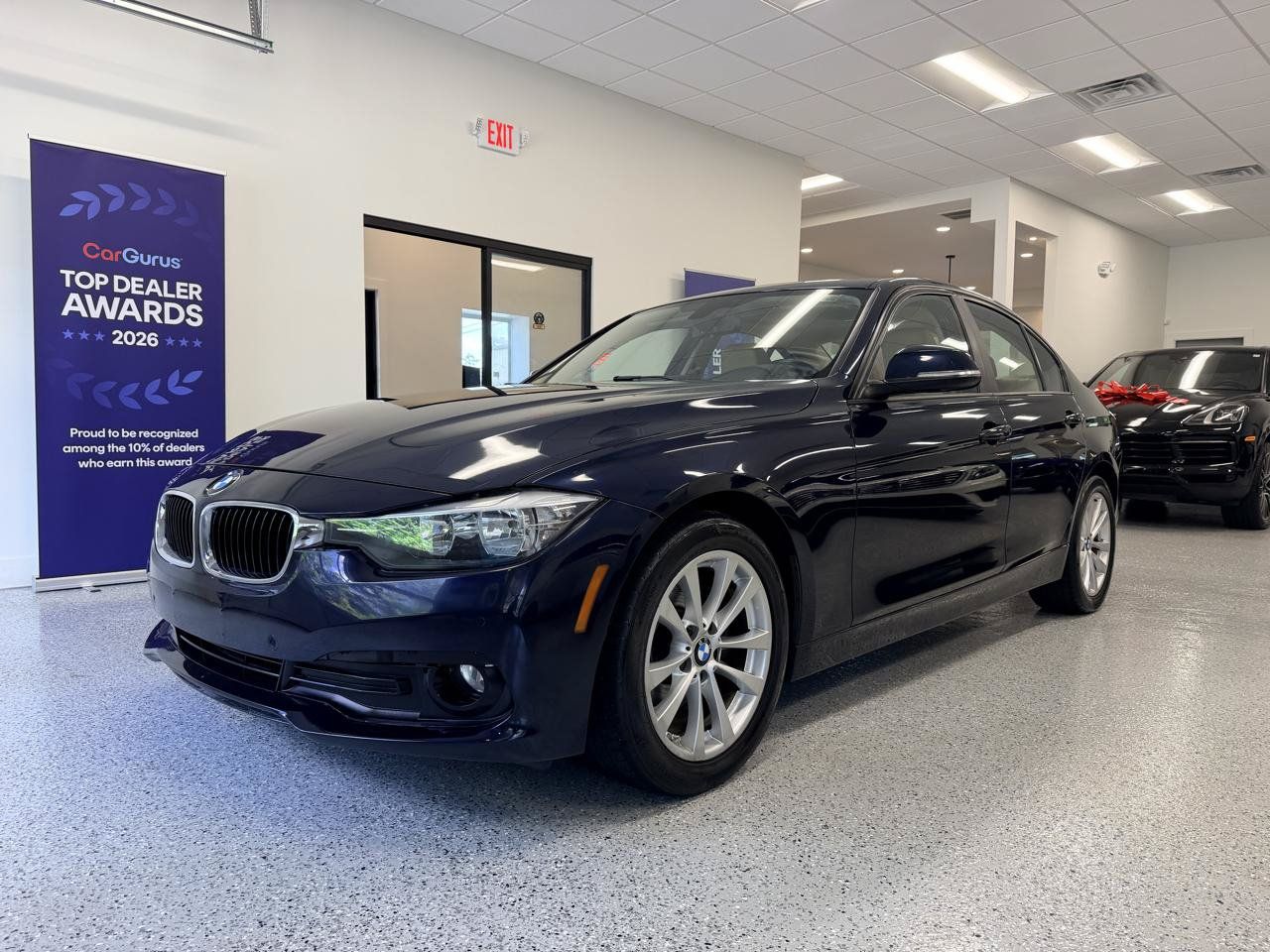 Used 2016 BMW 320i xDrive Sedan AWD/4WD image 4