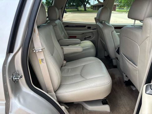 Used 2005 Cadillac Escalade 2WD image 9