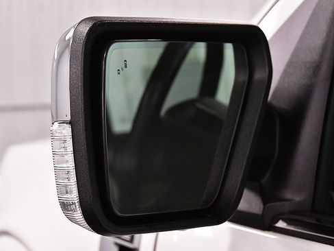 Used 2022 Ford F150 Lariat w/ Equipment Group 502A High image 17