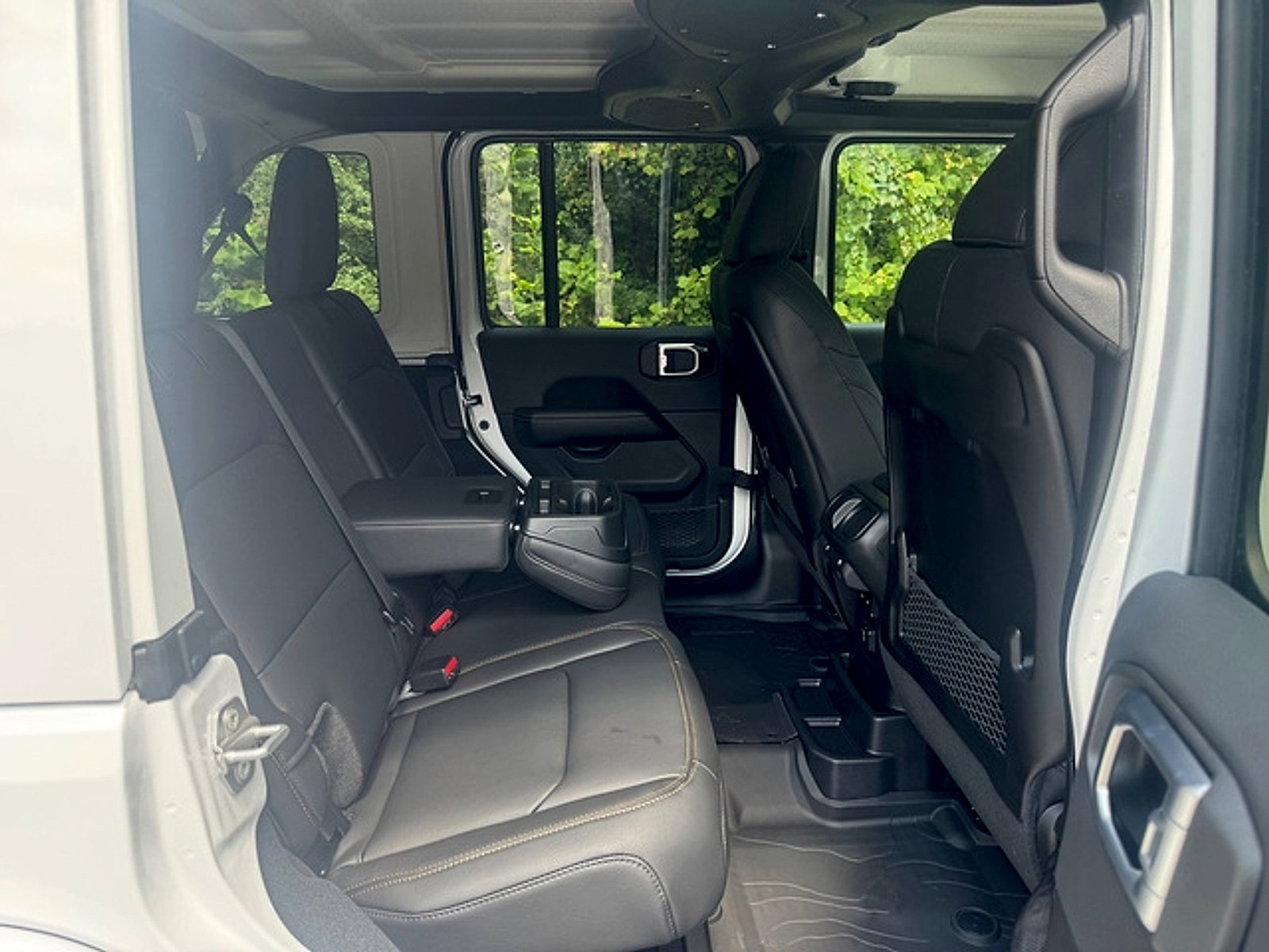 New 2026 Jeep Wrangler Unlimited Sahara AWD/4WD image 18
