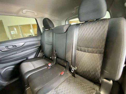 Used 2020 Nissan Rogue S AWD/4WD image 24