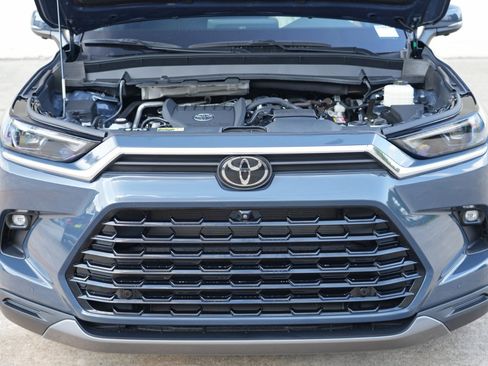 Used 2024 Toyota Grand Highlander FWD image 8