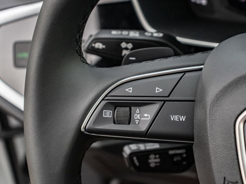 Certified 2025 Audi Q3 2.0T Premium image 10