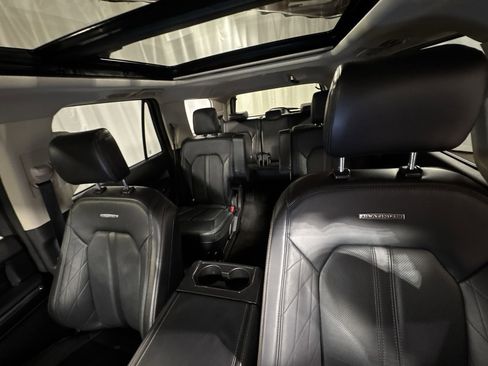 Used 2020 Ford Expedition Platinum image 31