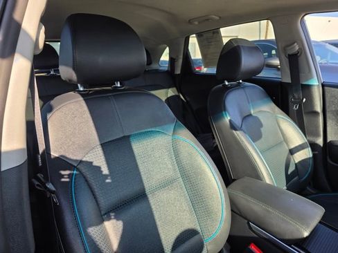 Used 2021 Kia Niro EX Premium FWD image 11