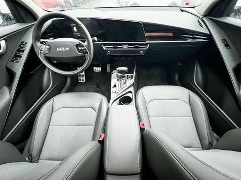 New 2025 Kia Niro EX Touring image 13