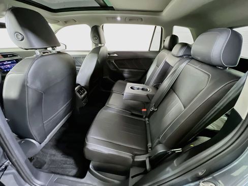 Used 2023 Volkswagen Tiguan SE AWD/4WD image 24