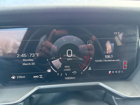 Used 2025 GMC Acadia Denali w/ LPO, Floor Liner Package AWD/4WD image 9