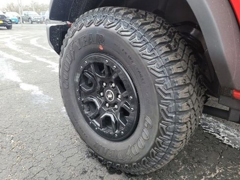 Used 2023 Ford Bronco Wildtrak image 32