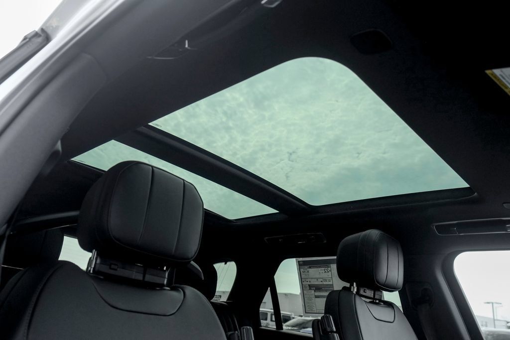 New 2026 Land Rover Range Rover Sport SE AWD/4WD image 23