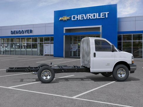 New 2025 Chevrolet Express 3500 Work Van w/ Power Convenience Package image 5