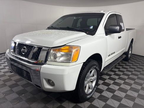 Used 2014 Nissan Titan SV w/ SV Value Truck Package image 3
