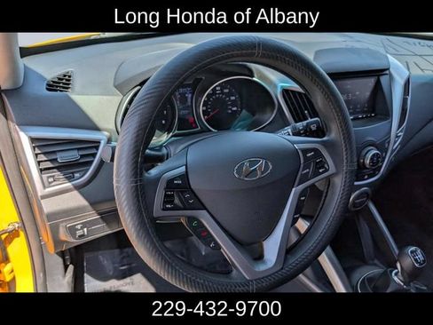 Used 2016 Hyundai Veloster FWD image 20
