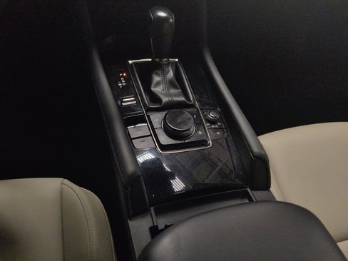 Used 2021 MAZDA MAZDA3 s image 26