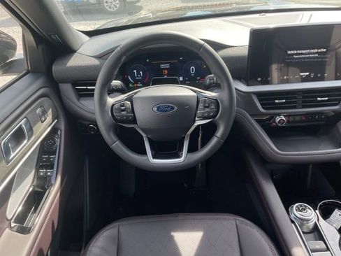 New 2026 Ford Explorer Platinum image 13
