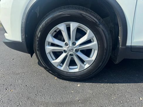 Used 2016 Nissan Rogue SV w/ SV Premium Package AWD/4WD image 5