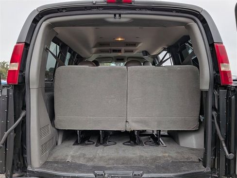 Used 2018 GMC Savana 3500 LT w/ LT Preferred Equipment Group image 22