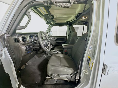 Used 2023 Jeep Wrangler Unlimited w/ Cold Weather Group AWD/4WD image 13