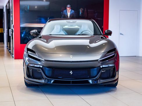 Used 2024 Ferrari Purosangue AWD/4WD image 2