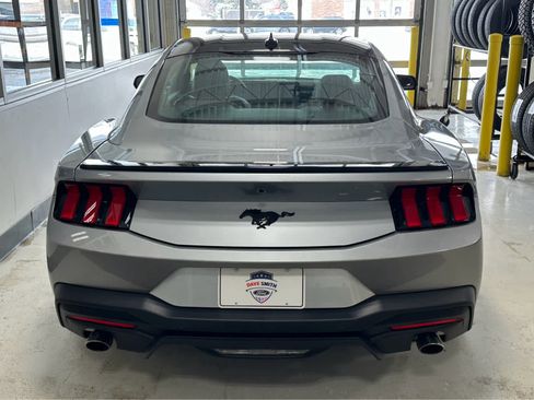 Used 2025 Ford Mustang Premium image 7