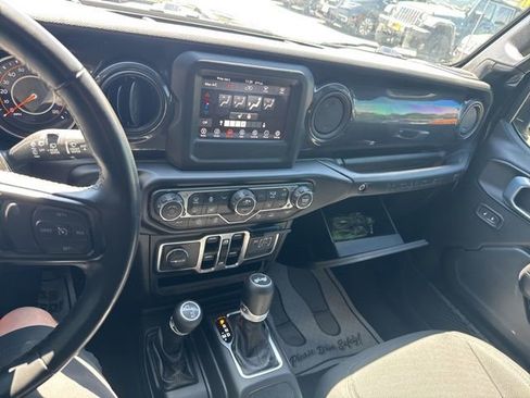 Used 2022 Jeep Wrangler Unlimited Sport AWD/4WD image 24