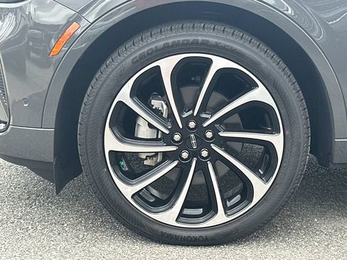 Used 2024 Lincoln Nautilus Black Label AWD/4WD image 11