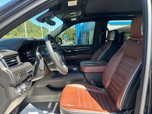 Used 2023 GMC Yukon XL Denali Ultimate image 6