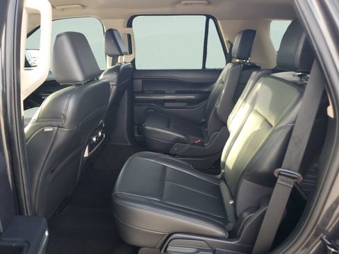 Used 2022 Ford Expedition XLT RWD image 10