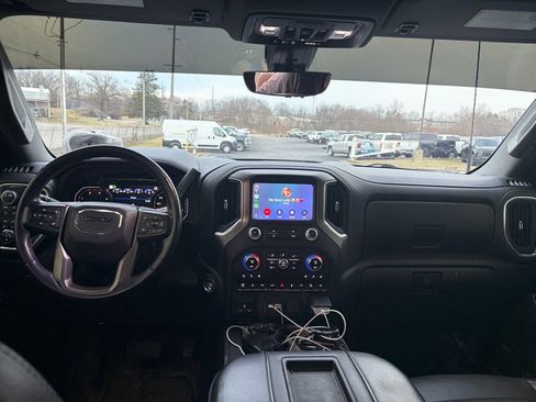 Used 2022 GMC Sierra 2500 Denali w/ Denali Black Diamond Edition image 5