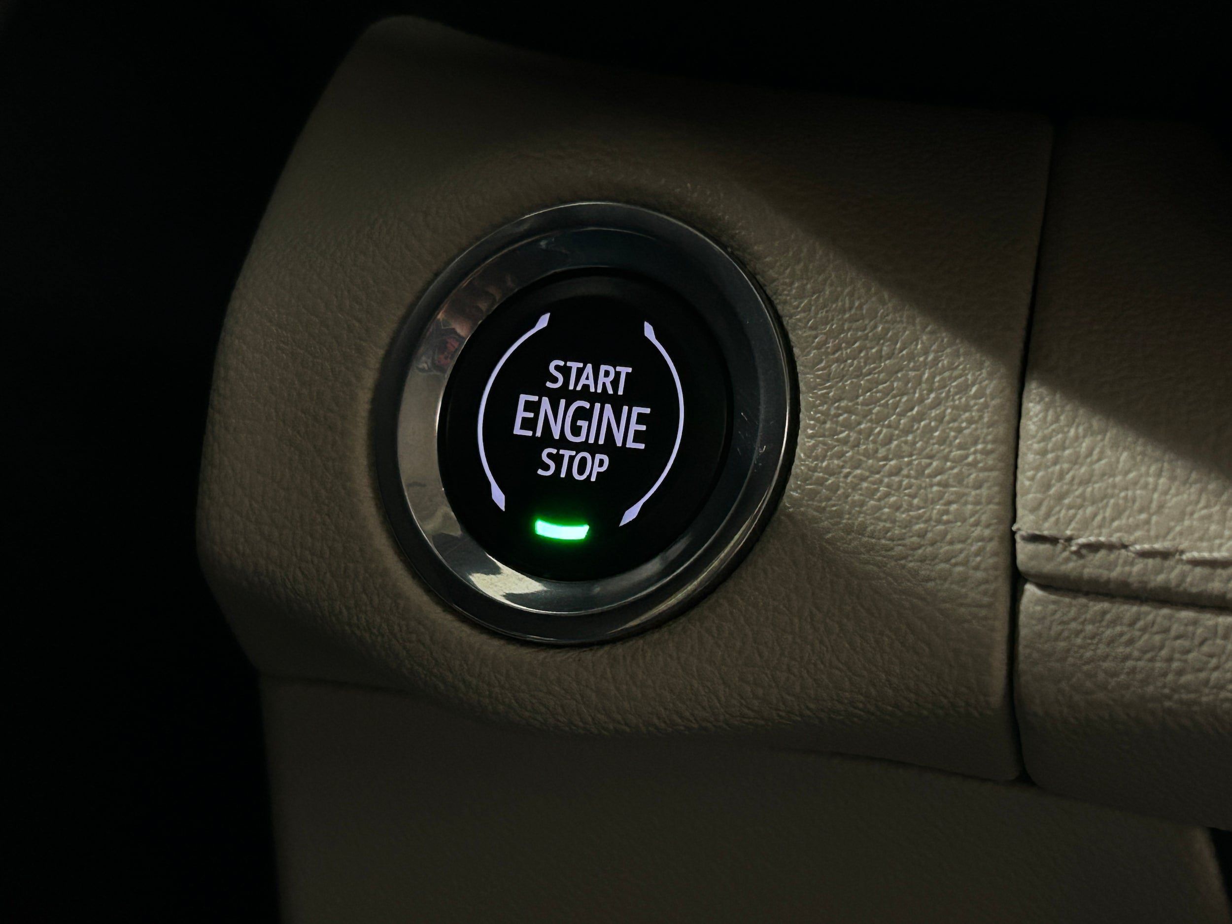 Used 2022 Buick Envision Essence w/ Technology Package I AWD/4WD image 12