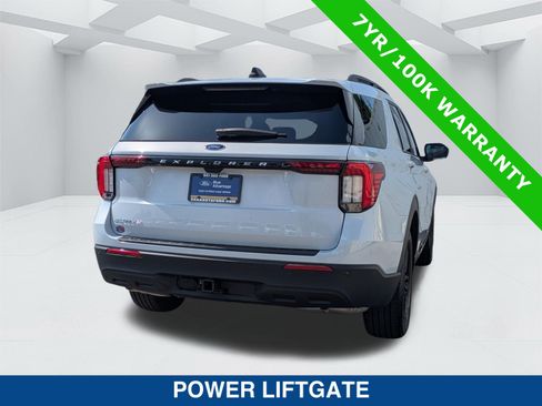Certified 2025 Ford Explorer Active RWD image 4