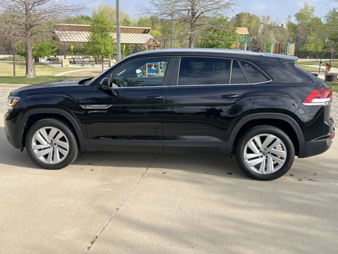 Used 2023 Volkswagen Atlas Cross Sport SE w/ Panoramic Sunroof Package image 7