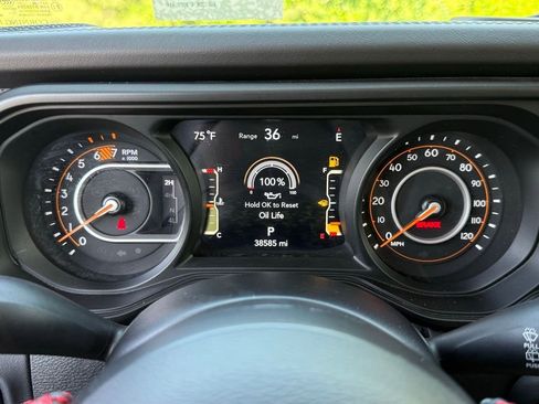 Used 2024 Jeep Wrangler Unlimited Rubicon AWD/4WD image 28