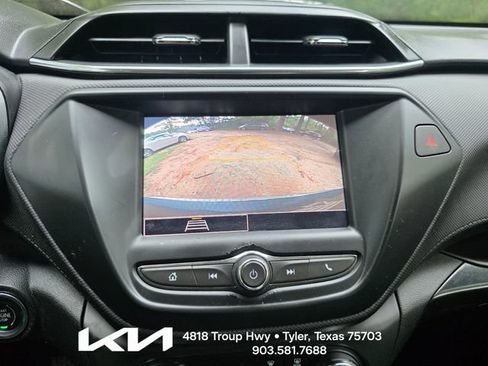 Used 2022 Chevrolet TrailBlazer LT FWD image 17