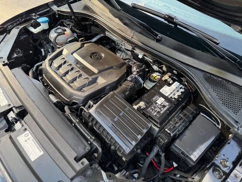Used 2020 Volkswagen Tiguan SE image 29