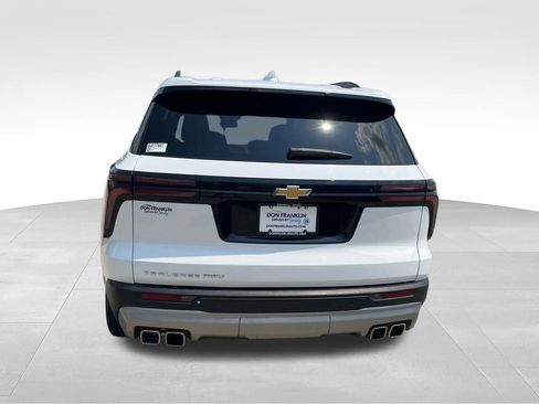 Used 2025 Chevrolet Traverse LT AWD/4WD image 4