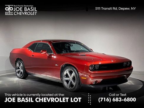 Used 2014 Dodge Challenger SXT image 1